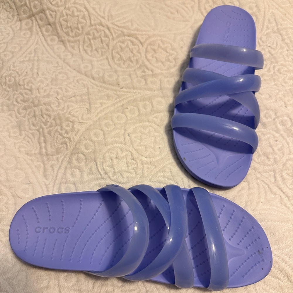 Crocs Women's Splash Glossy Strappy Sandals in Moon (purple)